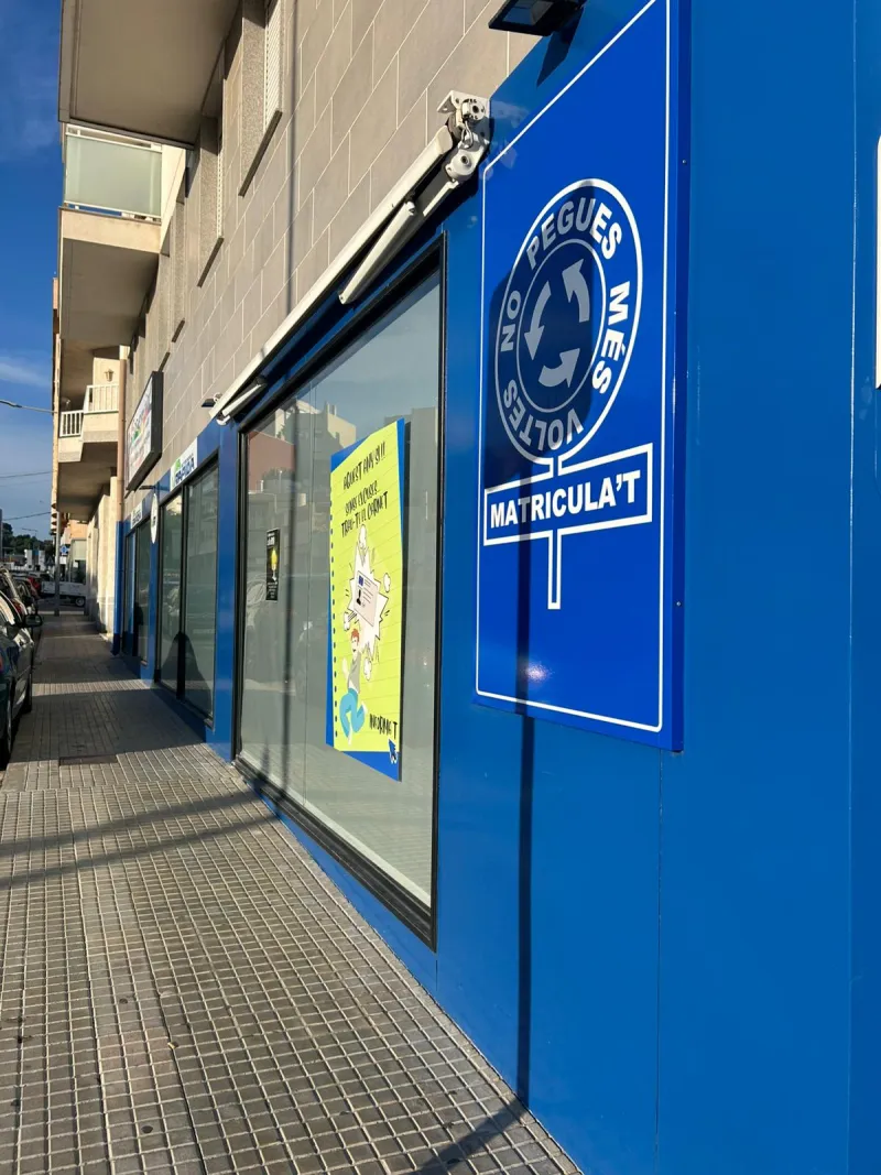 El mòbil i la impaciència: principals riscos per als vianants